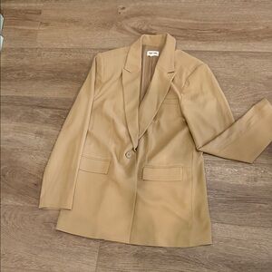 Elegant Tan Women's Blazer